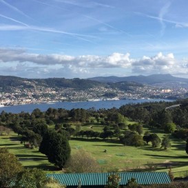 Bautismo de Golf & Gastro en Pareja en Ria de Vigo Golf