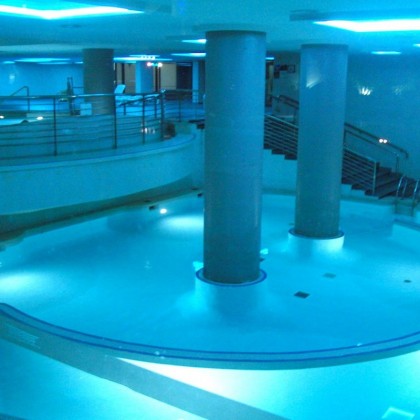 Estancia 2 noches, Circuito y Masaje en Spa Hotel Aqua Center Deloix